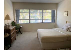 550 Ocean Dr #2d, Key Biscayne, FL 33149, Sold 08/19/21