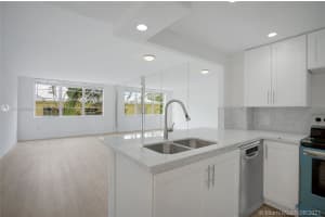 1020 Meridian Ave, Miami Beach, FL 33139, Sold 12/29/21