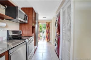 1486 Springside Dr, Weston, FL 33326, Sold 08/13/21