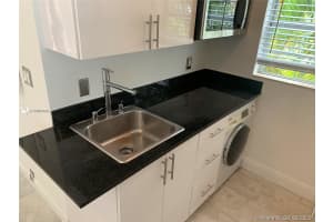 928 Jefferson Ave, Miami Beach, FL 33139, Sold 11/04/21