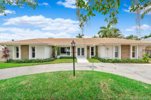 21120 NE 22nd Ct, Miami, FL 33180, Sold 12/03/21
