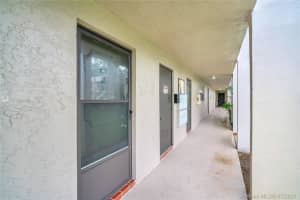 8523 Old Country Manor, Davie, FL 33328, Sold 08/26/21