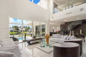 10242 NW 75th Terrace, Doral, FL 33178, Sold 01/18/22