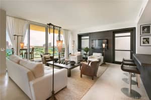 1455 Ocean Dr, Miami Beach, FL 33139, Sold 04/11/22