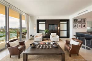 1455 Ocean Dr, Miami Beach, FL 33139, Sold 04/11/22