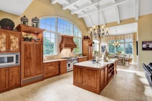 9004 NW 70th Ct, Parkland, FL 33067, Sold 08/26/21
