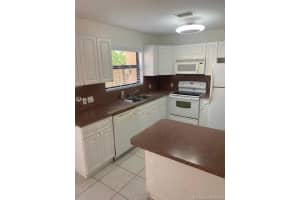 12017 S Las Palmas Dr, Pembroke Pines, FL 33025, Sold 08/11/21