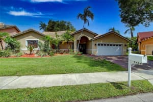 1320 SW 104th Ave, Pembroke Pines, FL 33025, Sold 09/14/21