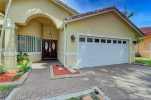 1320 SW 104th Ave, Pembroke Pines, FL 33025, Sold 09/14/21
