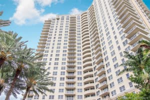 19501 W Country Club Dr, Aventura, FL 33180, Sold 10/04/21