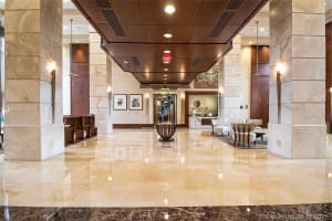 19501 W Country Club Dr, Aventura, FL 33180, Sold 10/04/21