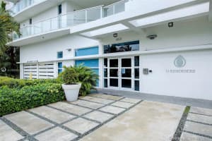 9821 E Bay Harbor Dr, Bay Harbor Islands, FL 33154, Sold 10/09/21