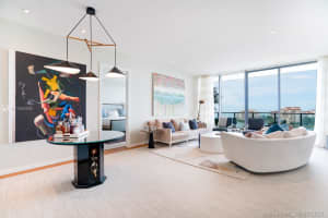 800 South Pointe Dr, Miami Beach, FL 33139, Sold 02/08/22