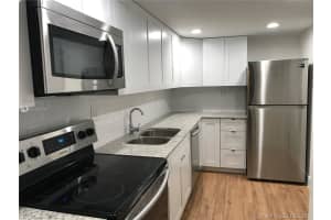 9240 Fontainebleau Blvd, Miami, FL 33172, Sold 08/25/21
