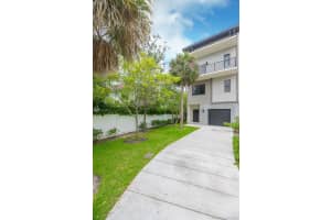 556 SE 1st Cir, Pompano Beach, FL 33060, Sold 09/03/21