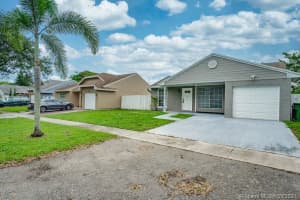 8619 SW 14th St, Pembroke Pines, FL 33025, Sold 10/15/21