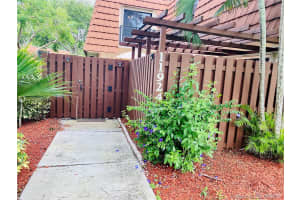 11924 SW 7th Ct, Davie, FL 33325, Sold 09/01/21