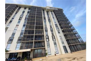 2500 NE 135th St B509, North Miami, FL 33181, Sold 01/07/22