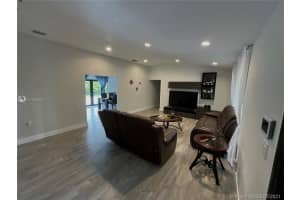 19954 NW 60th Ct, Hialeah, FL 33015, Sold 08/18/21