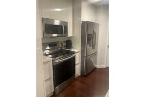 17520 NW 67th Pl, Hialeah, FL 33015, Sold 09/14/21