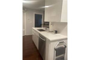 17520 NW 67th Pl, Hialeah, FL 33015, Sold 09/14/21