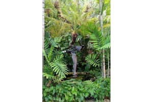 740 10th St, Miami Beach, FL 33139, Sold 10/18/21