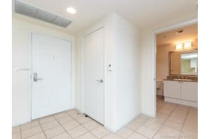 19501 W Country Club Dr, Aventura, FL 33180, Sold 08/05/21