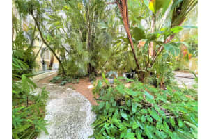 732 10th St, Miami Beach, FL 33139, Sold 01/07/22