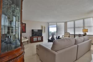 1901 Brickell Ave APT B408, Miami, FL 33129, Sold 03/22/22