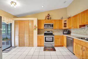 7704 NW 38th Ct, Sunrise, FL 33351, Sold 09/13/21