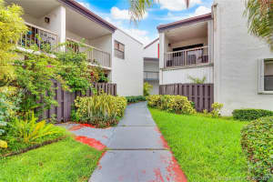 9441 Fontainebleau Blvd, Miami, FL 33172, Sold 08/19/21