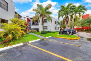 9441 Fontainebleau Blvd, Miami, FL 33172, Sold 08/19/21