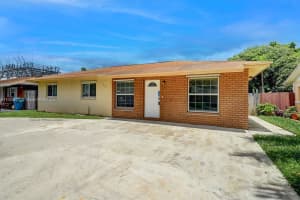505 NW 8th Ct, Boynton Beach, FL 33426, Sold 01/18/22
