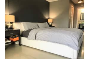 1020 Meridian Ave, Miami Beach, FL 33139, Sold 10/08/21