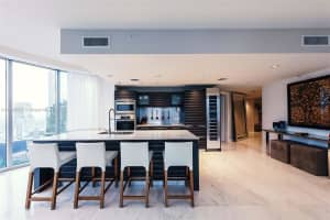 200 Biscayne Blvd Way, Miami, FL 33131, Sold 06/03/22