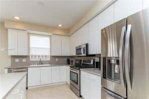 952 SW 191st Ave, Pembroke Pines, FL 33029, Sold 08/18/21