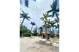 5085 NW 7th St, Miami, FL 33126, Sold 08/19/21