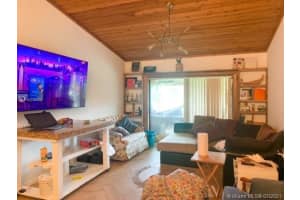 8305 NW 37th Pl, Sunrise, FL 33351, Sold 10/05/21