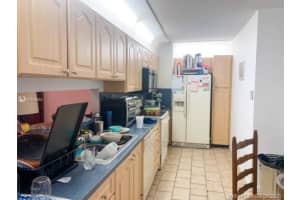 8305 NW 37th Pl, Sunrise, FL 33351, Sold 10/05/21