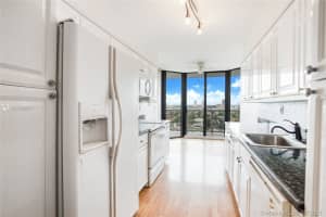 3600 Yacht Club Dr, Aventura, FL 33180, Sold 08/23/21
