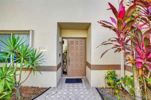 9292 NW 9th Ct, Plantation, FL 33324, Sold 09/03/21