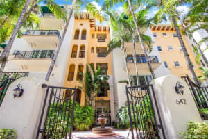 642 Valencia Ave, Coral Gables, FL 33134, Sold 06/08/22