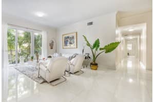 642 Valencia Ave, Coral Gables, FL 33134, Sold 06/08/22