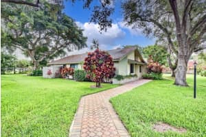 3677 Arelia Dr, Delray Beach, FL 33445, Sold 11/15/21