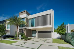 10459 NW 68th Terrace, Doral, FL 33178, Sold 03/01/22