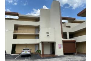 8810 Fontainebleau Blvd, Miami, FL 33172, Sold 08/05/21