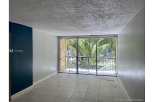 8810 Fontainebleau Blvd, Miami, FL 33172, Sold 08/05/21