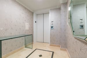 1455 Ocean Dr, Miami Beach, FL 33139, Sold 12/01/21