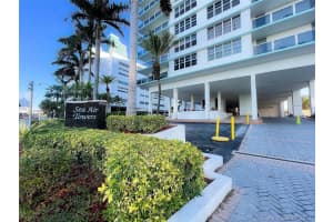 3725 S Ocean Dr, Hollywood, FL 33019, Sold 08/10/21