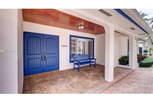 16841 NW 79th Pl, Miami Lakes, FL 33016, Sold 08/27/21